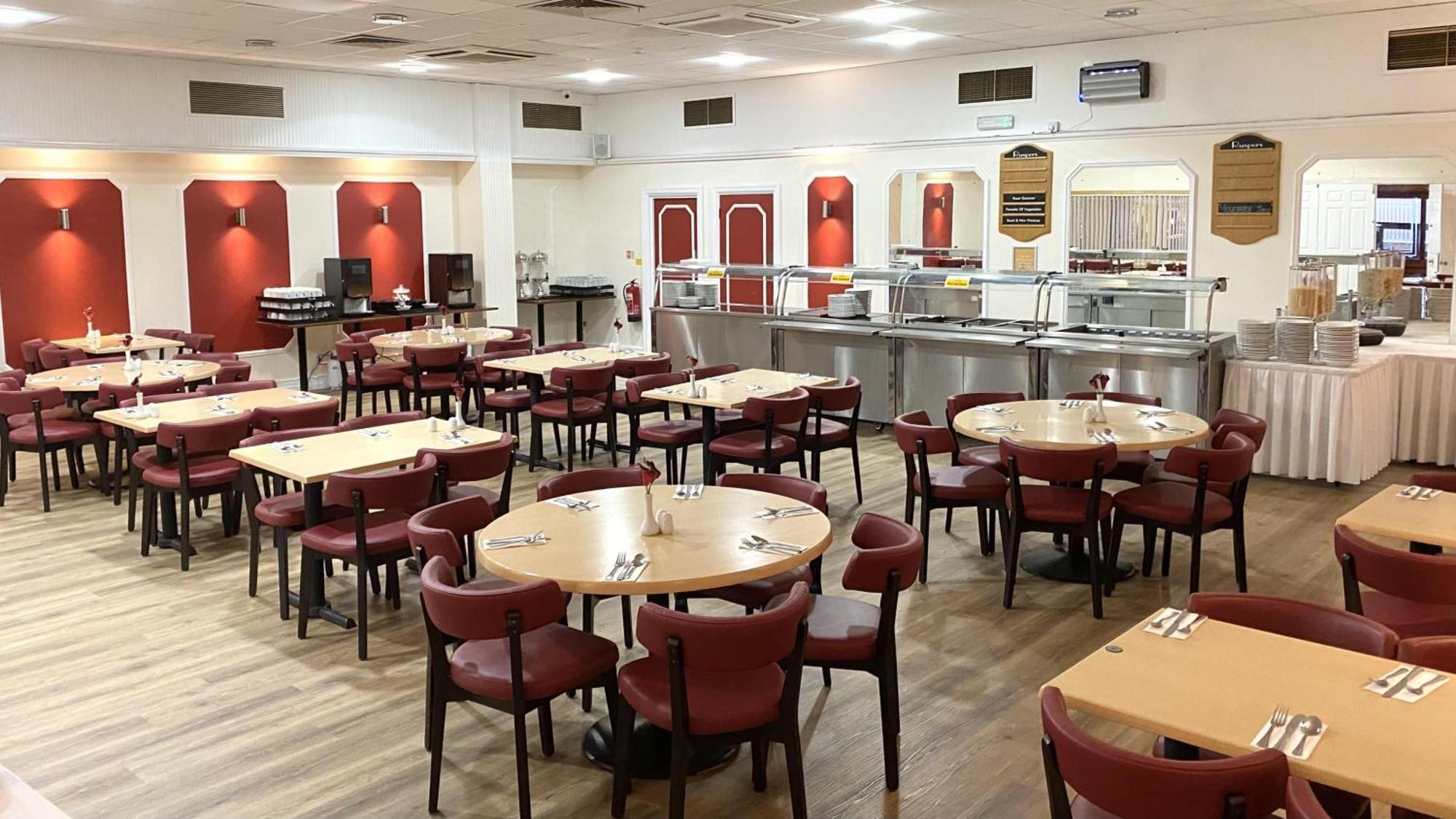 Russ Hill Hotel Чарлвуд Экстерьер фото