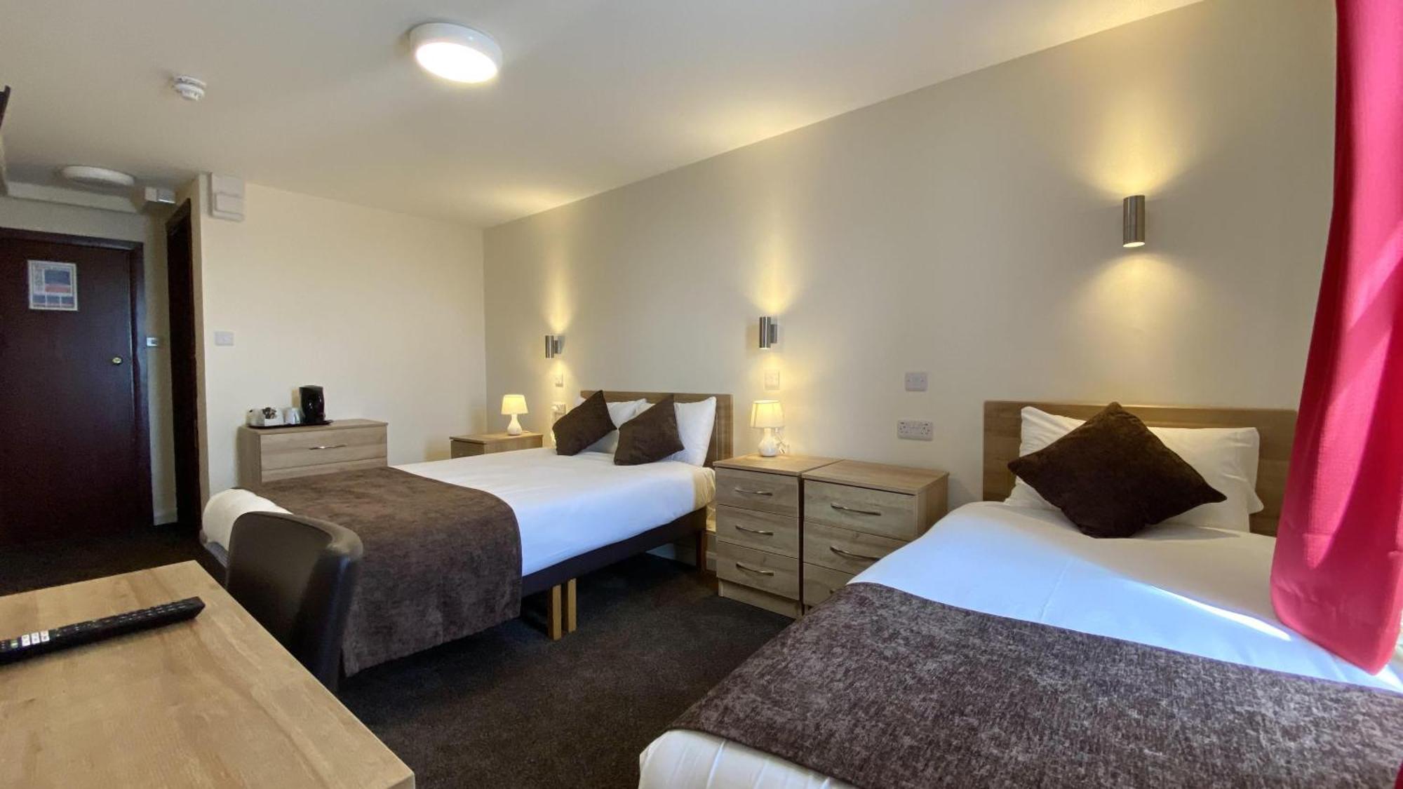 Russ Hill Hotel Чарлвуд Номер фото