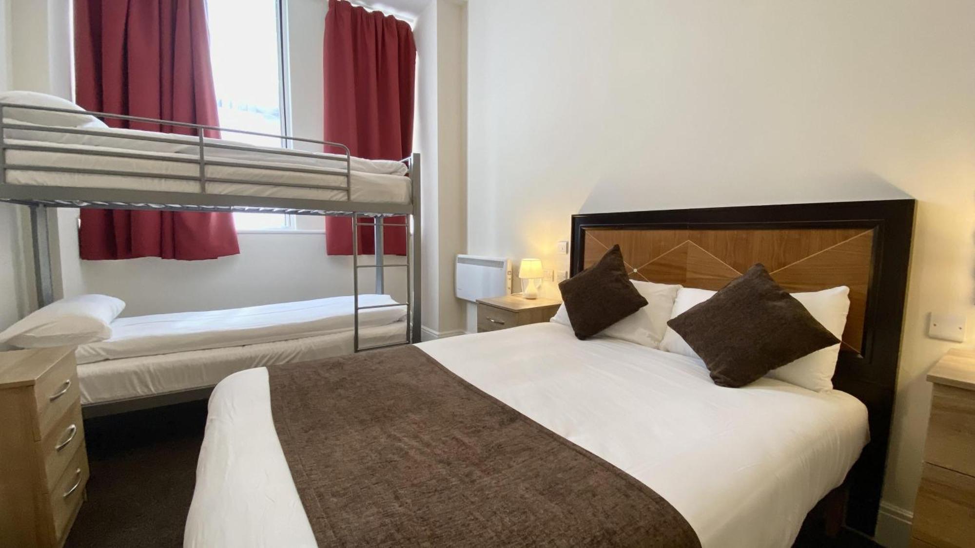 Russ Hill Hotel Чарлвуд Номер фото