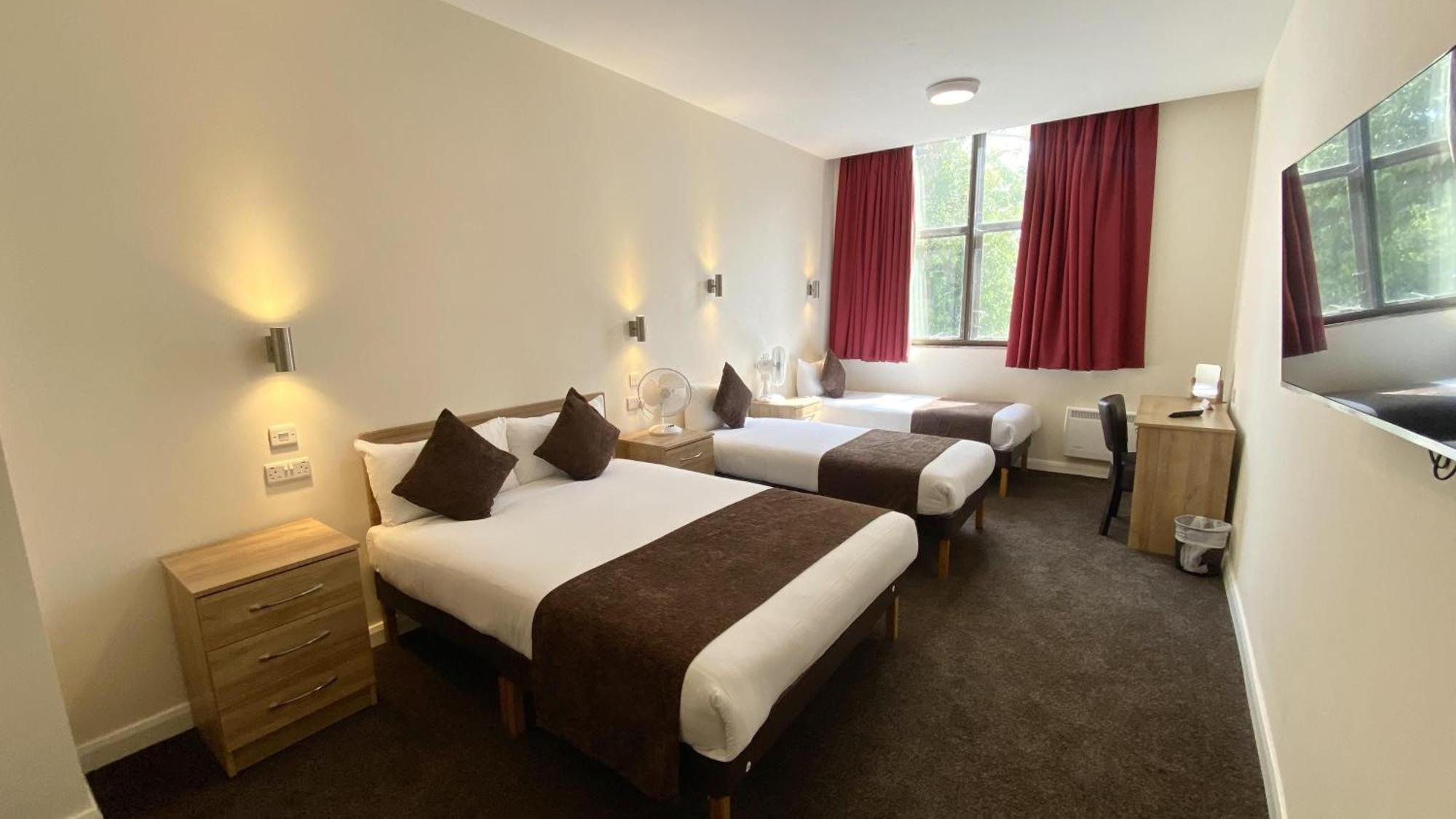 Russ Hill Hotel Чарлвуд Номер фото
